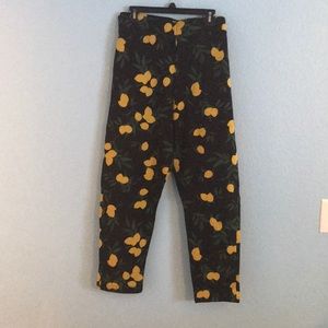 NWOT Torrid Leggings (Size: 6)